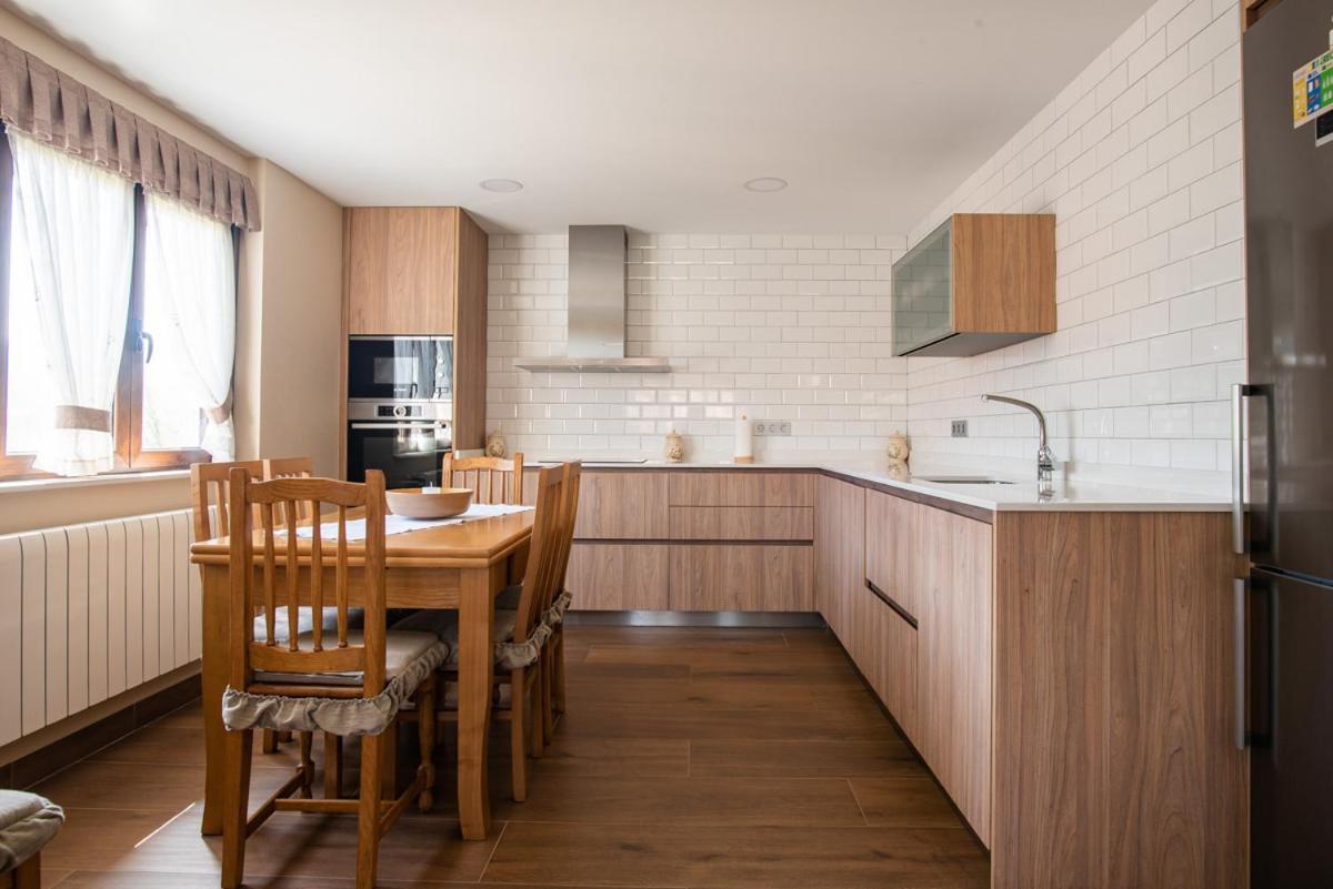 Apartamentos La Cortina Onís Extérieur photo
